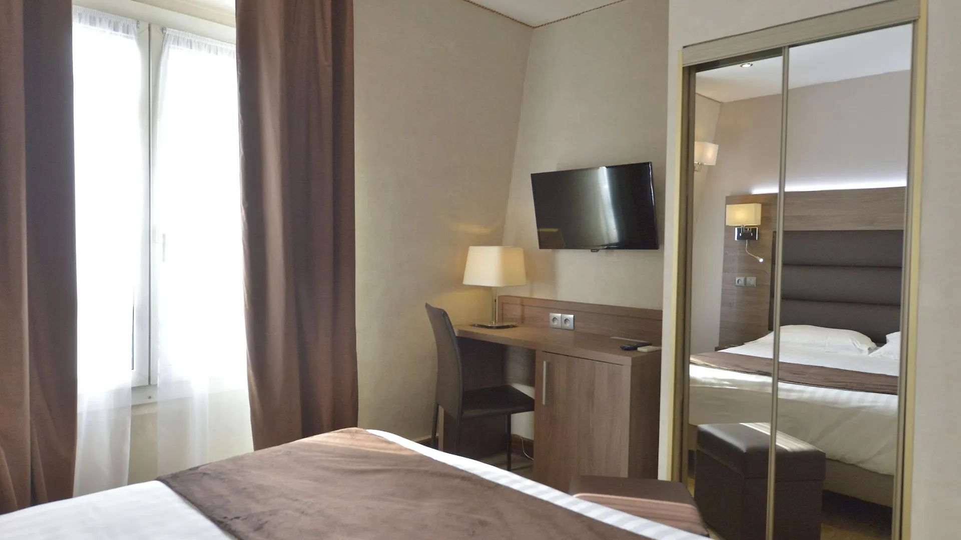 Hotel Renoir Montparnasse 3*