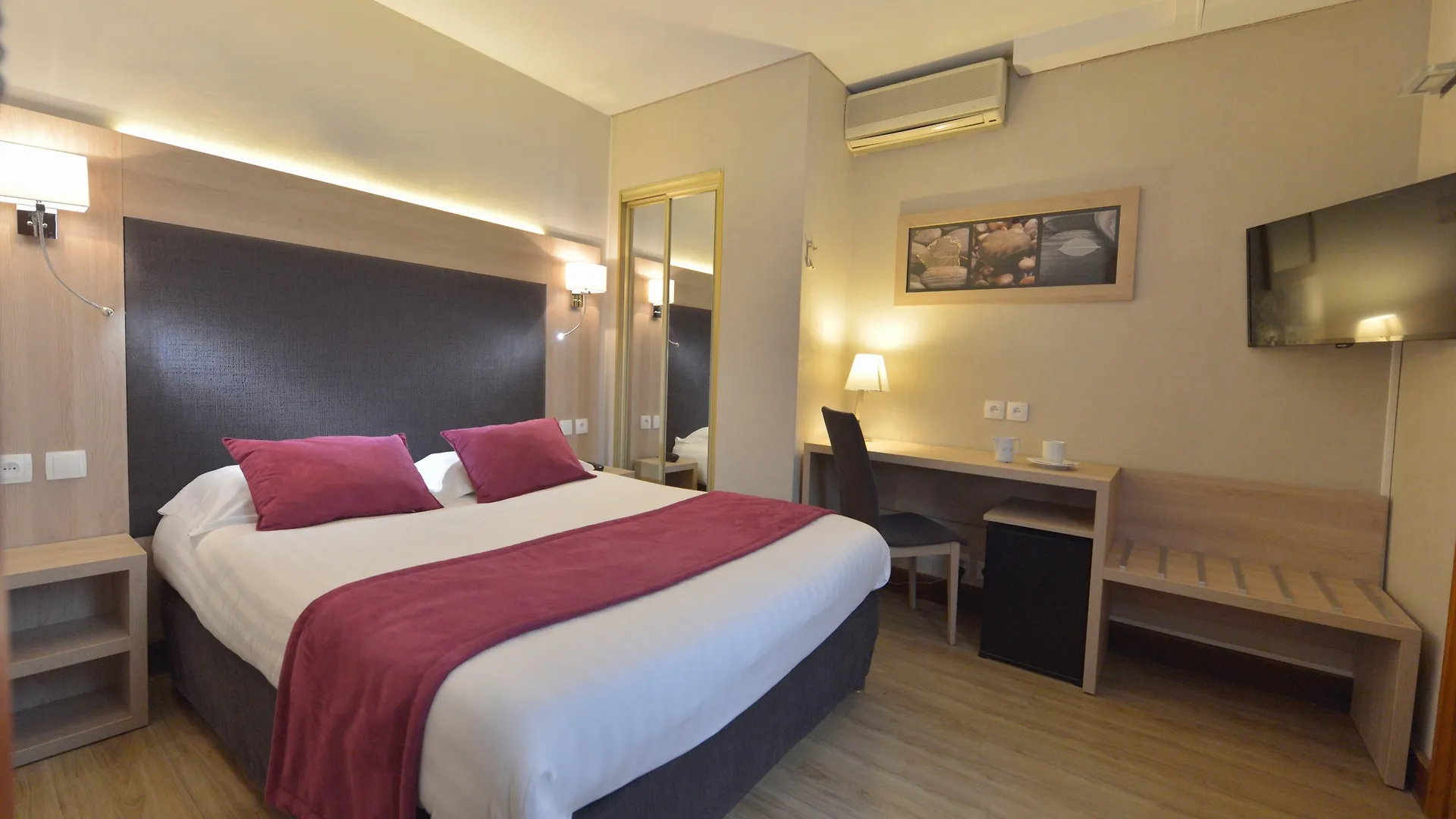 Hotel Renoir Montparnasse 3*